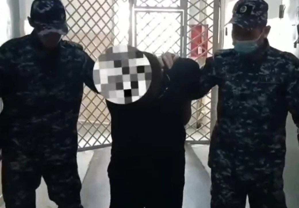 Девушку пытались изнасиловать в подъезде: полиция показала видео с допроса